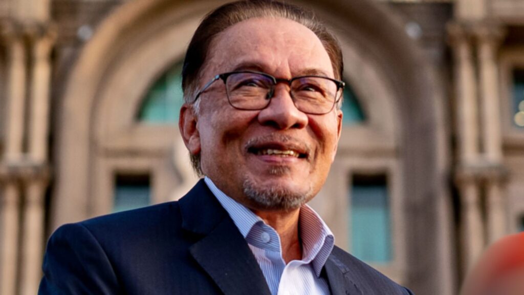 Anwar menegaskan pelantikan politik juga tidak berpencen