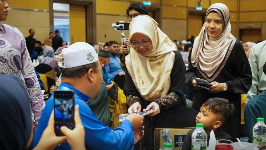 700 asnaf terima wang tunai RM200 sempena program Nur Ramadhan di Putrajaya