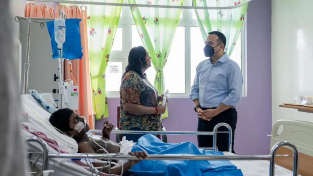 PM Anwar hulur bantuan kepada kanak-kanak derita penyakit usus kronik